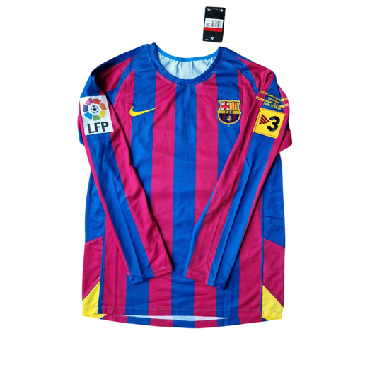 FC Barcelona 2005-06 Home Retro Jersey - Ronaldinho #10