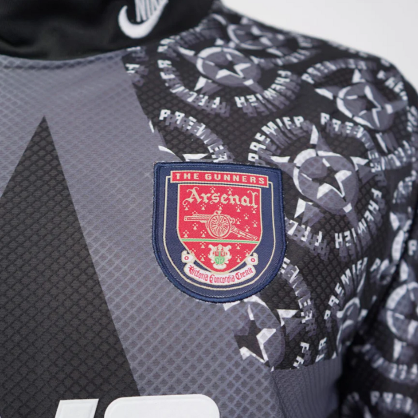 Arsenal 1994-95 GK Home Retro Jersey - Seaman #1