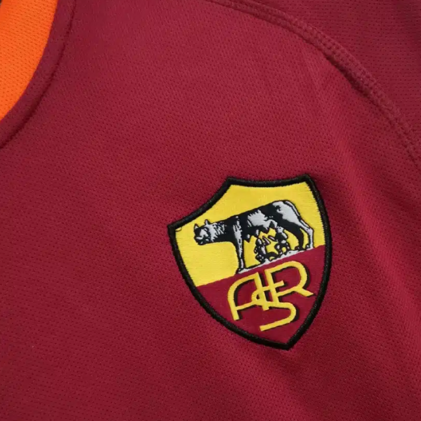 AS Roma 2000-01 Home Retro Jersey - Batistuta #18