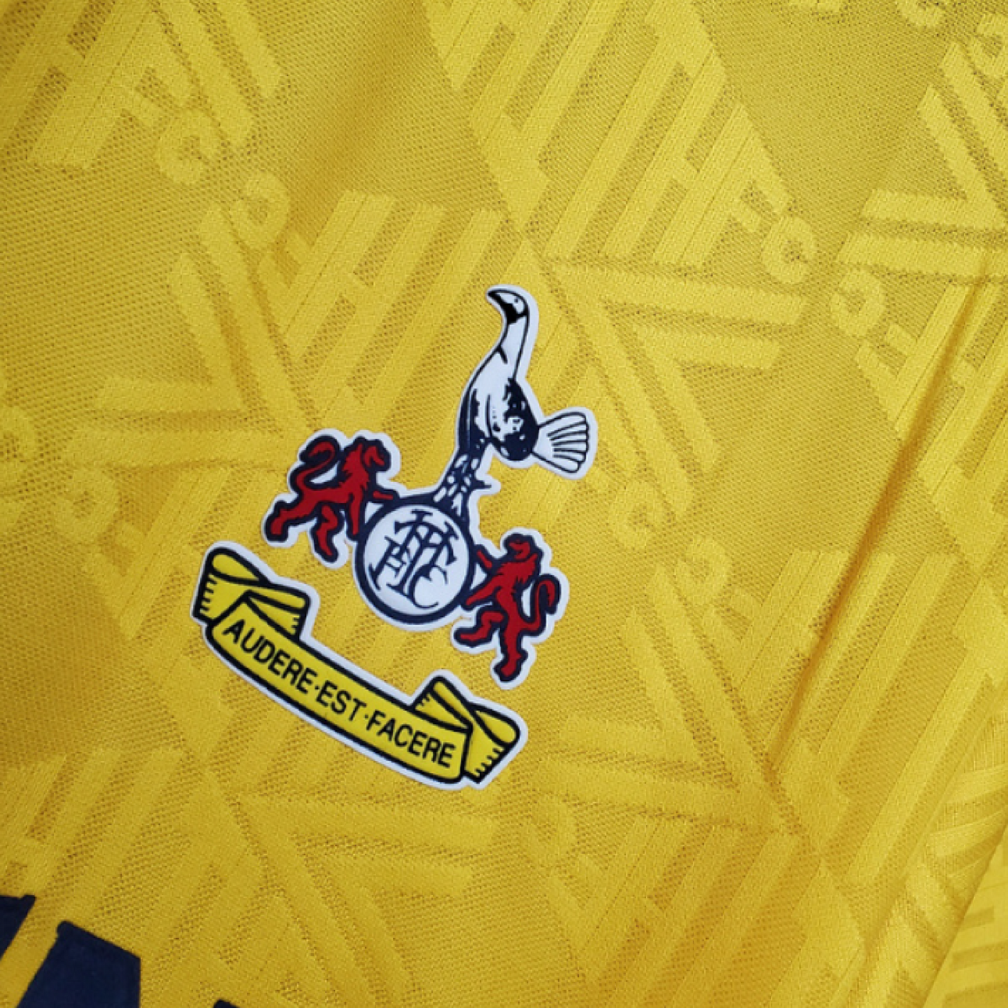 Tottenham Hotspur 1991-93 Away Retro Jersey - Sheringham #10