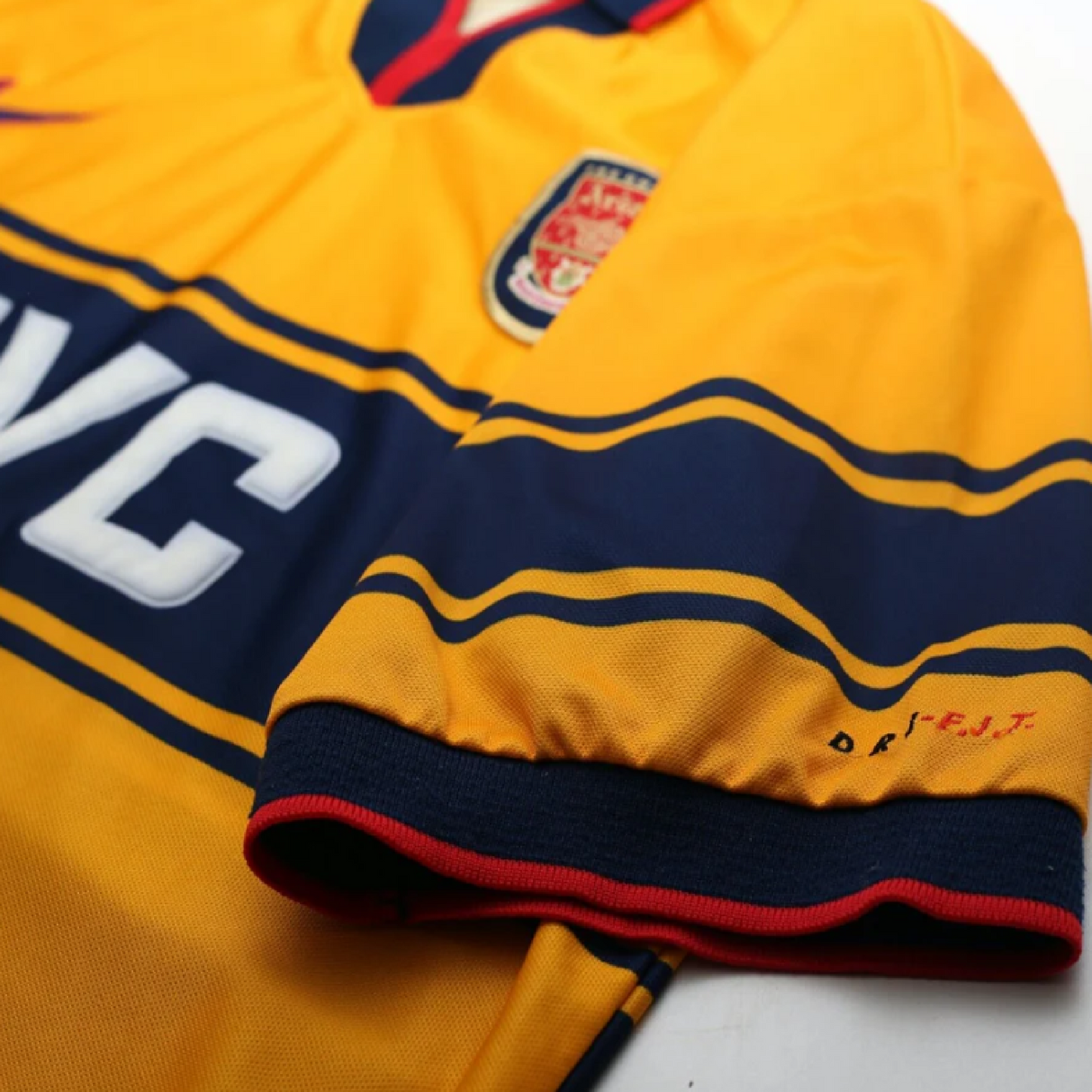 Arsenal 1997-99 Away Retro Jersey