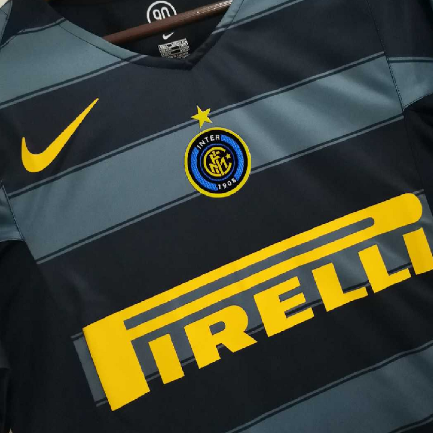 Inter Milan 2004-05 Away Retro Jersey - Adriano #10